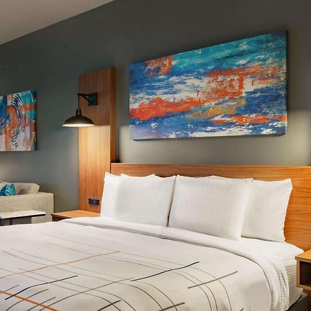 La Quinta Inn & Suites By Wyndham スプリングフィールド エクステリア 写真