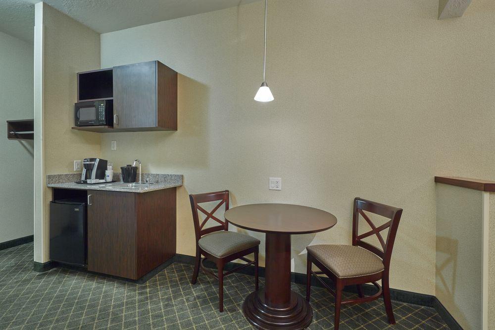 La Quinta Inn & Suites By Wyndham スプリングフィールド エクステリア 写真