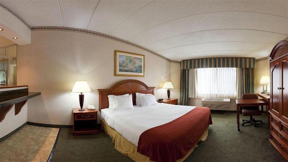 La Quinta Inn & Suites By Wyndham スプリングフィールド エクステリア 写真