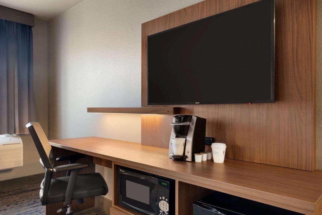 La Quinta Inn & Suites By Wyndham スプリングフィールド エクステリア 写真