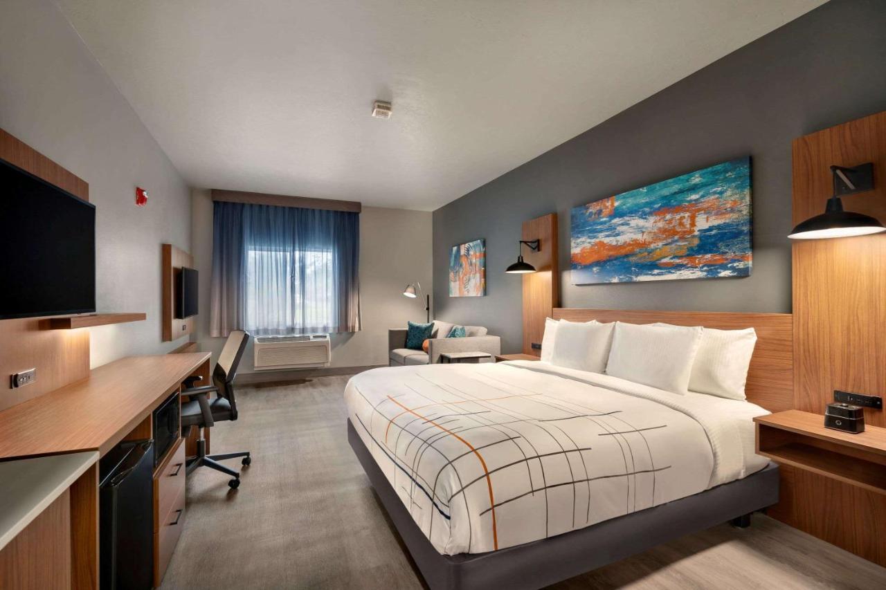 La Quinta Inn & Suites By Wyndham スプリングフィールド エクステリア 写真