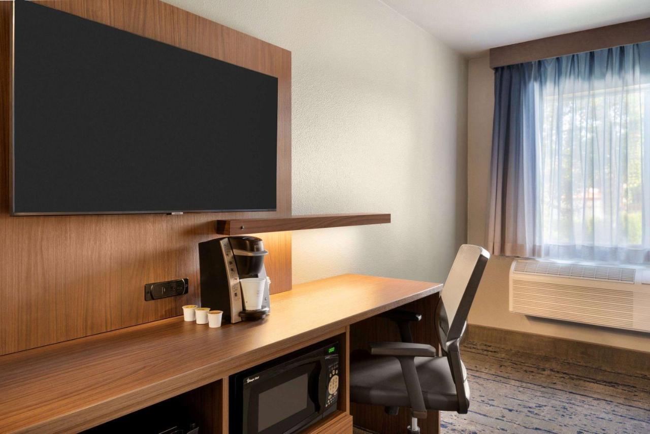 La Quinta Inn & Suites By Wyndham スプリングフィールド エクステリア 写真