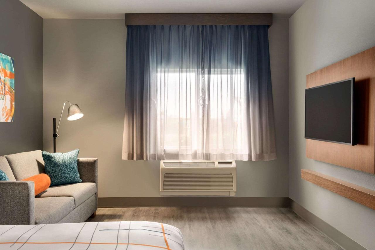 La Quinta Inn & Suites By Wyndham スプリングフィールド エクステリア 写真