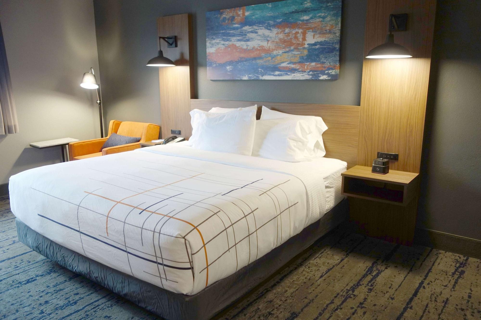 La Quinta Inn & Suites By Wyndham スプリングフィールド エクステリア 写真