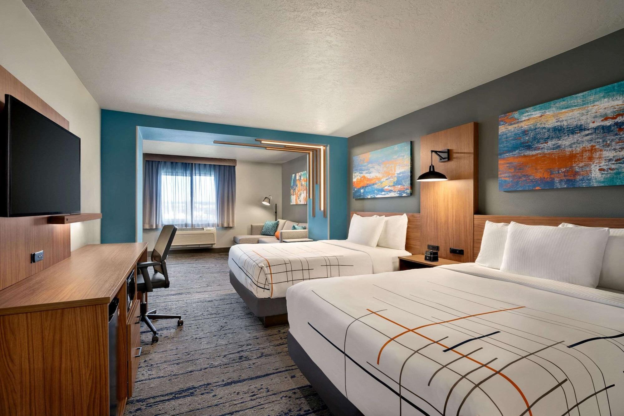 La Quinta Inn & Suites By Wyndham スプリングフィールド エクステリア 写真
