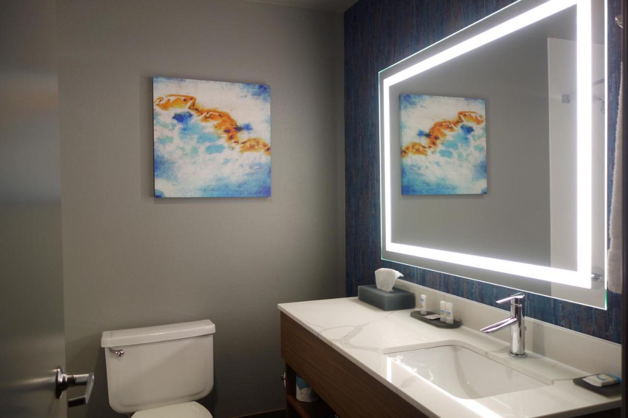 La Quinta Inn & Suites By Wyndham スプリングフィールド エクステリア 写真